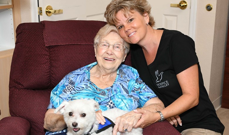 Vicki Callie and Holly with pet therapist