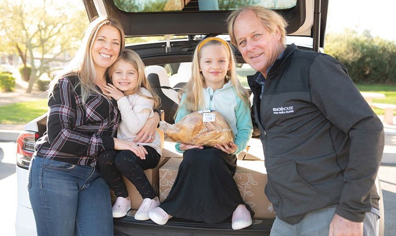 Amber Kovarik, Jade Kovarik, Tatum Kovarik, and Dave Kovarik