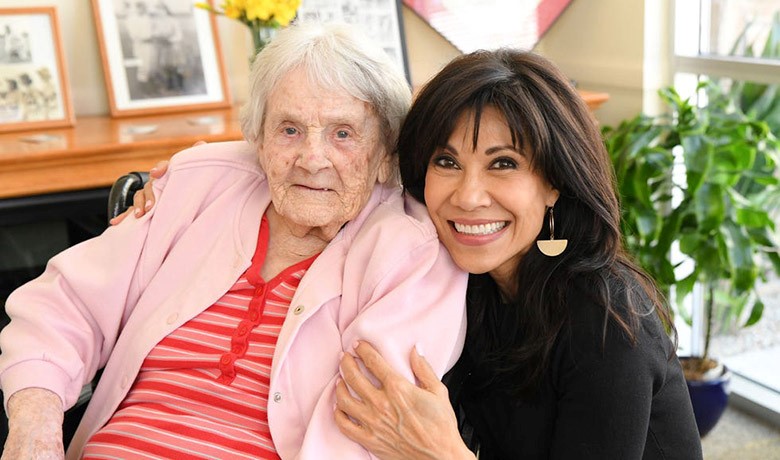 Lin Sue with an HOV patient