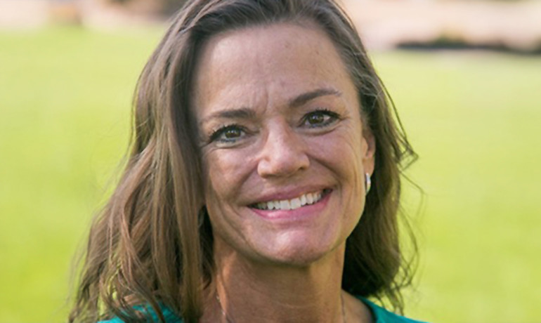 Gretchen Stanton headshot